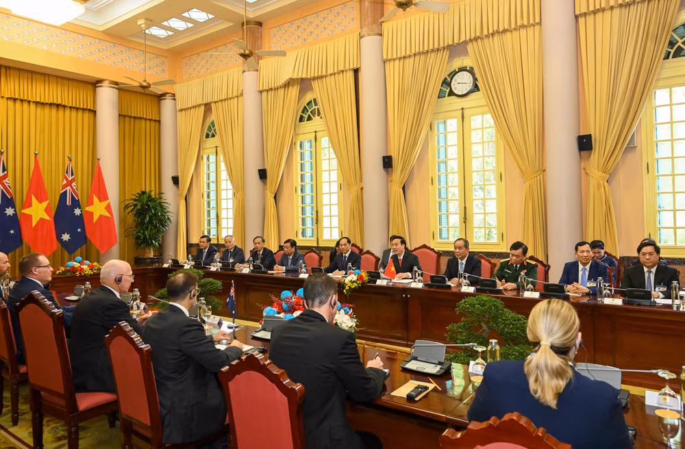 Quang cảnh buổi hội đàm giữa Chủ tịch nước Võ Văn Thưởng và Toàn quyền Australia David Hurley. (Ảnh: DUY LINH)