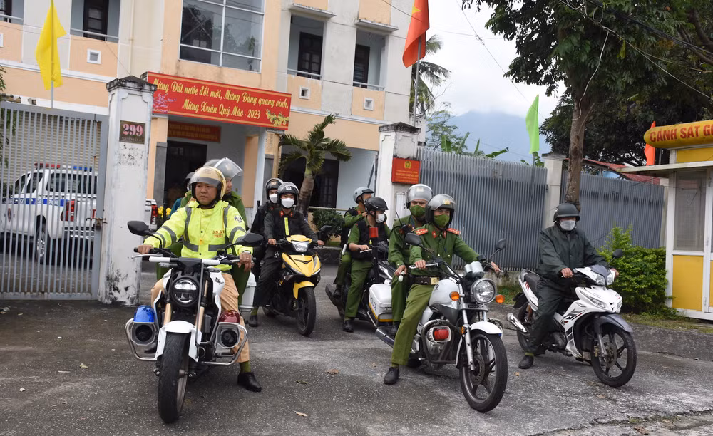 Lực lượng chức năng thành phố Đà Nẵng ra quân phòng, chống đua xe trái phép, tụ tập gây mất trật tự an toàn giao thông trên tuyến đèo Hải Vân.