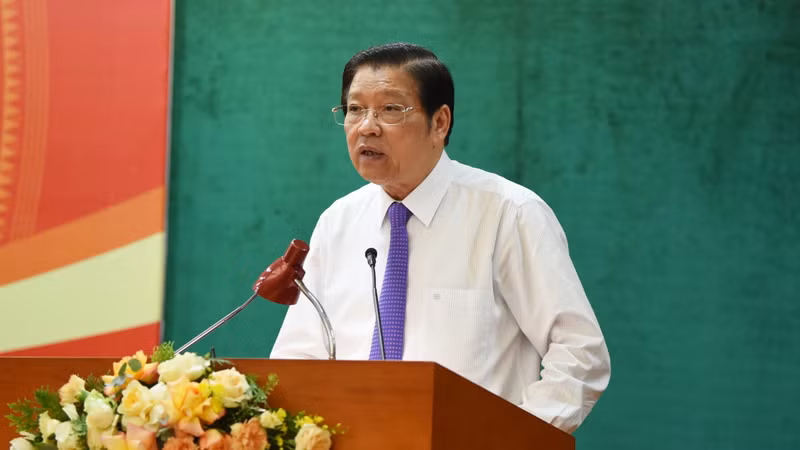 Đồng chí Phan Đình Trạc, Ủy viên Bộ Chính trị, Bí thư Trung ương Đảng, Trưởng Ban Nội chính Trung ương phát biểu tại Hội nghị.