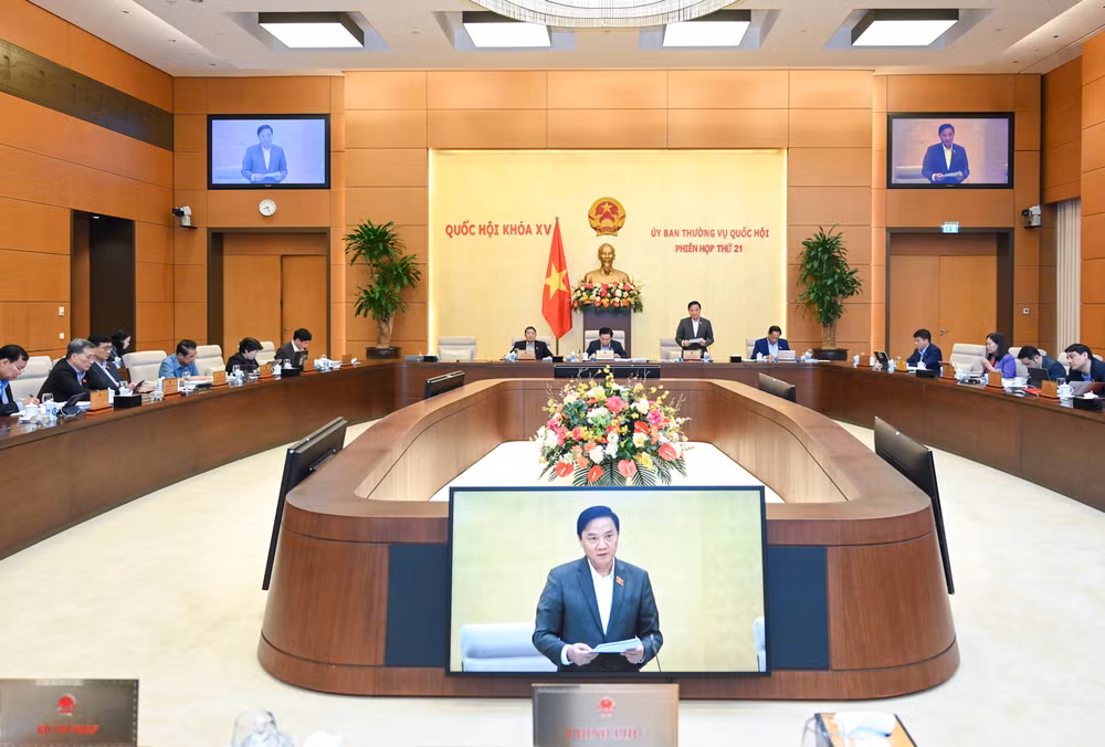 Phiên họp Ủy ban Thường vụ Quốc hội cho ý kiến về đề nghị bổ sung vào Chương trình xây dựng luật, pháp lệnh năm 2023 đối với 2 dự án luật.