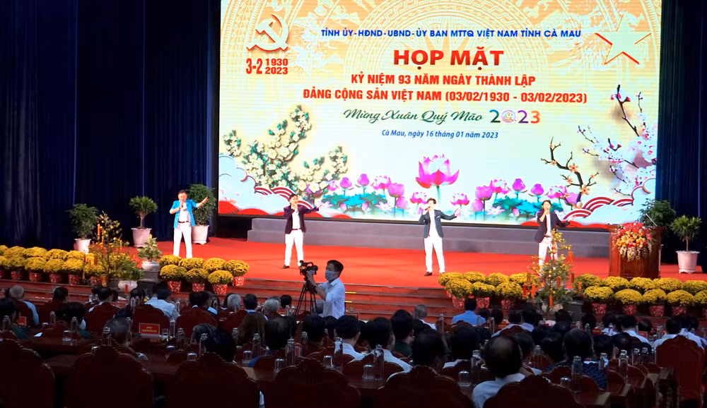 Quang cảnh buổi họp mặt.