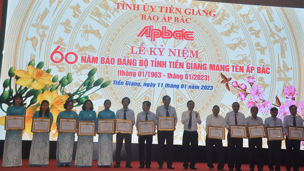 Các cá nhân được nhận Bằng khen của Ban Thường vụ Tỉnh ủy Tiền Giang.