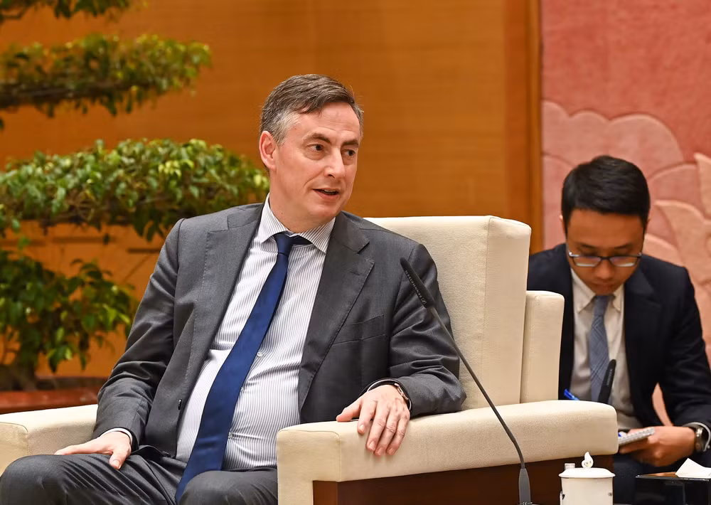 Chủ tịch Ủy ban Đối ngoại của Nghị viện châu Âu David McAllister phát biểu tại buổi tiếp.