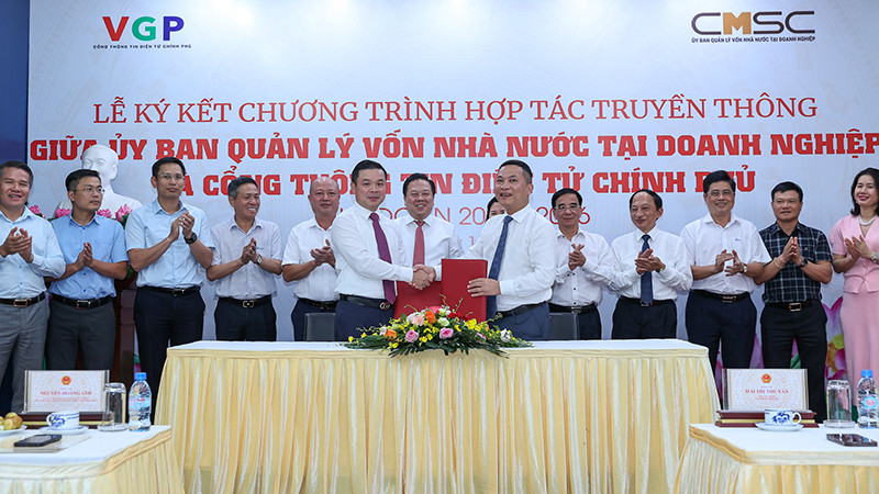 Lễ ký kết Chương trình hợp tác truyền thông giữa Cổng Thông tin điện tử Chính phủ và Ủy ban Quản lý vốn nhà nước tại doanh nghiệp.