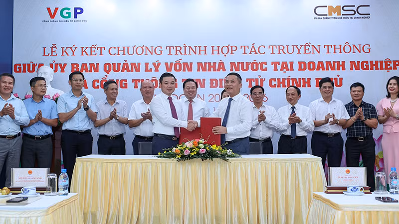 Lễ ký kết Chương trình hợp tác truyền thông giữa Cổng Thông tin điện tử Chính phủ và Ủy ban Quản lý vốn nhà nước tại doanh nghiệp.