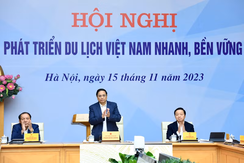 Thủ Tướng Phạm Minh Chính dự và chỉ đạo hội nghị.