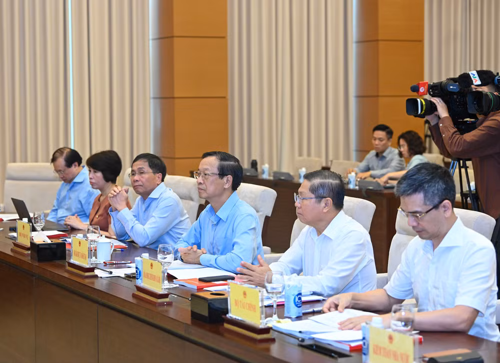 Lãnh đạo các bộ, ngành và các đại biểu dự phiên họp. (Ảnh: DUY LINH)