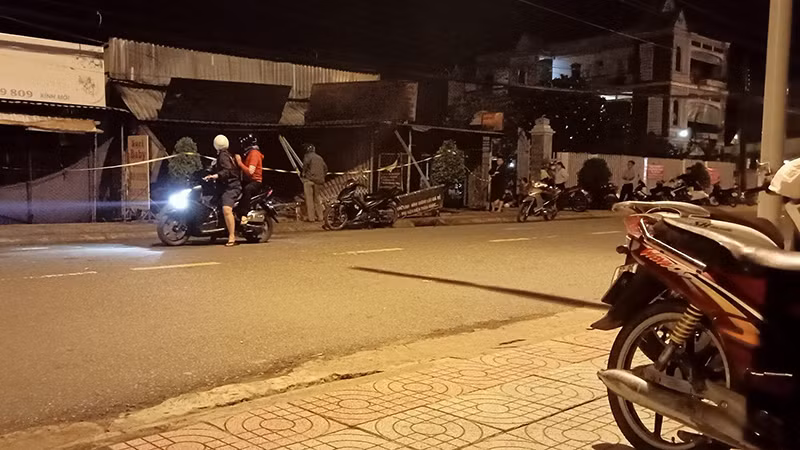 Các cơ quan chức năng tích cực điều tra nguyên nhân vụ cháy.