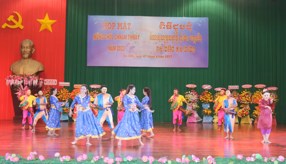 Tiết mục văn nghệ chào mừng buổi họp mặt mừng Chôl Chnăm Thmây 2023.