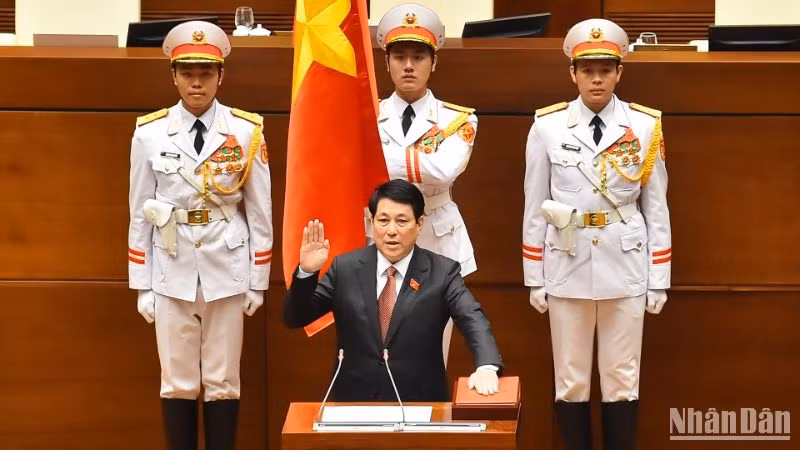 Đồng chí Lương Cường tuyên thệ nhậm chức Chủ tịch nước Cộng hòa xã hội chủ nghĩa Việt Nam nhiệm kỳ 2021-2026. (Ảnh: THỦY NGUYÊN) 