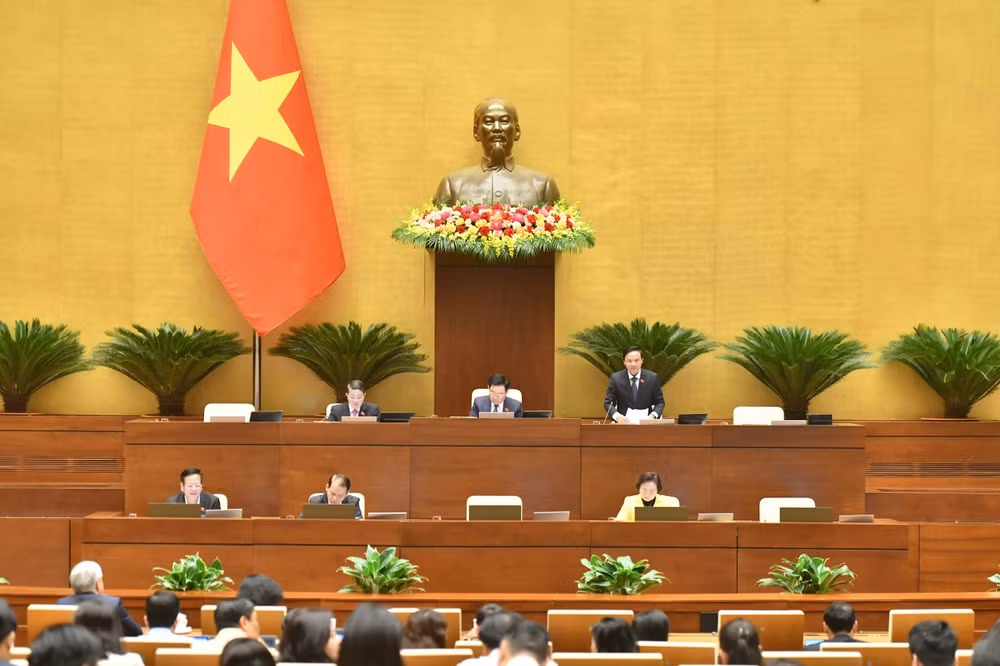 Phó Chủ tịch Quốc hội Nguyễn Khắc Định điều hành phiên họp chiều 27/11. (Ảnh: ĐĂNG KHOA)