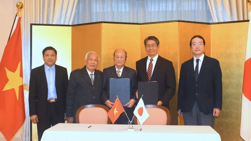 Lễ ký hợp đồng viện trợ không hoàn lại giữa Đại sứ quán Nhật Bản tại Việt Nam và Hội hữu nghị Việt Nam-Nhật Bản tỉnh Nghệ An.