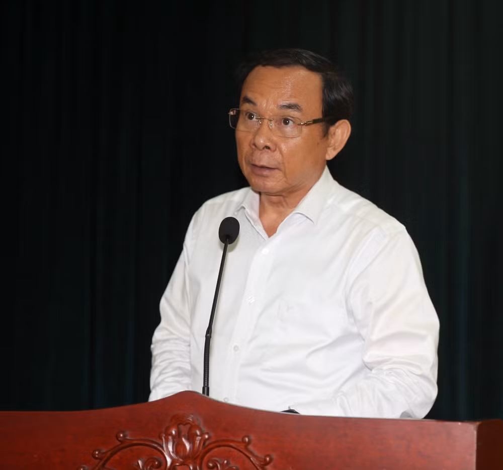 Đồng chí Nguyễn Văn Nên, Ủy viên Bộ Chính trị, Bí thư Thành ủy Thành phố Hồ Chí Minh phát biểu kết luận hội nghị. (Ảnh: LONG HỒ)