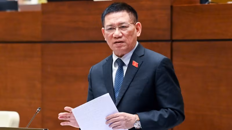 Phó Thủ tướng Chính phủ, Bộ trưởng Tài chính Hồ Đức Phớc giải trình, làm rõ một số vấn đề đại biểu Quốc hội nêu. (Ảnh: DUY LINH)