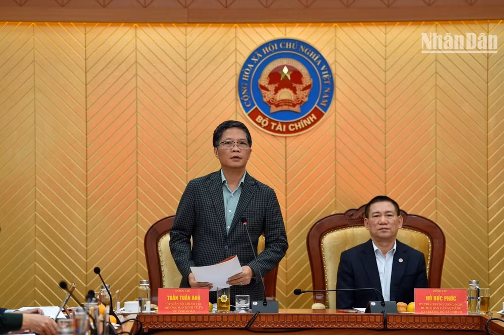 Đồng chí Trần Tuấn Anh phát biểu chỉ đạo tại hội nghị.