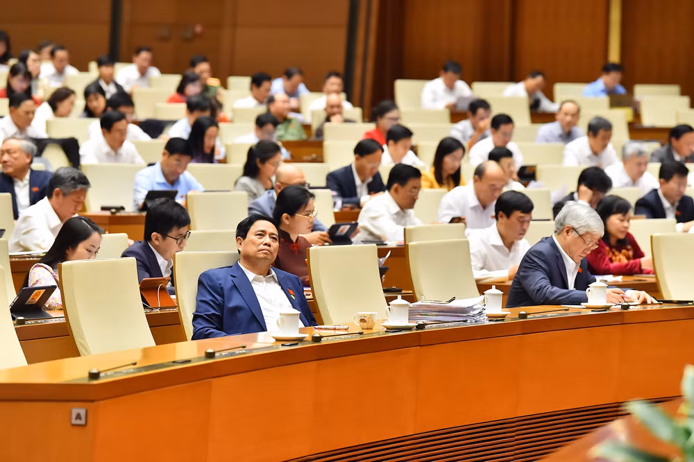 Các đại biểu tham dự phiên họp của Quốc hội chiều 23/10. (Ảnh: THỦY NGUYÊN)