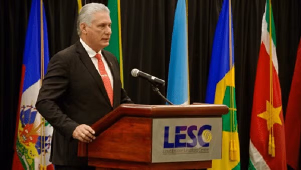 Chủ tịch Cuba Miguel Díaz-Canel phát biểu. (Nguồn: telesurenglish)