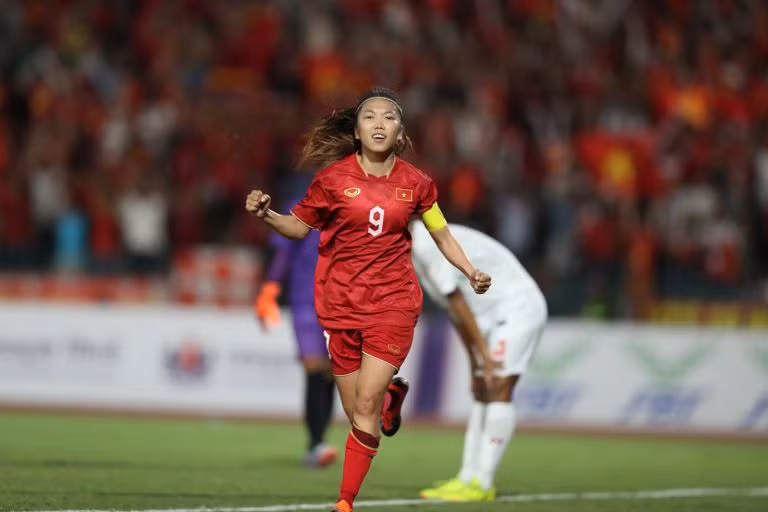 Niềm vui của Huỳnh Như khi ghi bàn mở tỷ số ở phút 12. (Ảnh: VFF)