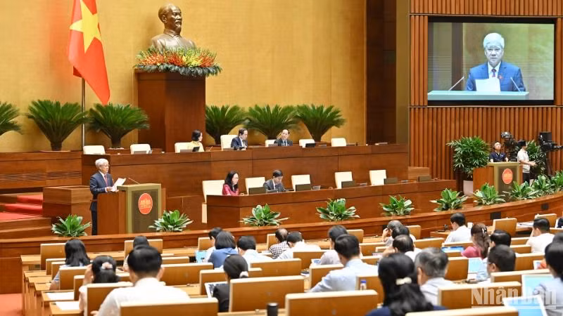 Quang cảnh phiên họp. (Ảnh: THỦY NGUYÊN)