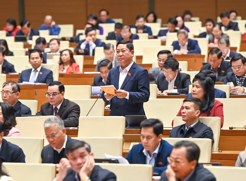 Đại biểu Trần Quốc Nam (Ninh Thuận) phát biểu. (Ảnh: DUY LINH)