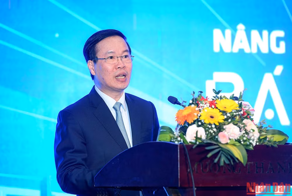 Đồng chí Võ Văn Thưởng, Ủy viên Bộ Chính trị, Thường trực Ban Bí thư phát biểu tại phiên bế mạc Hội nghị “Nâng cao chất lượng báo Đảng toàn quốc”.