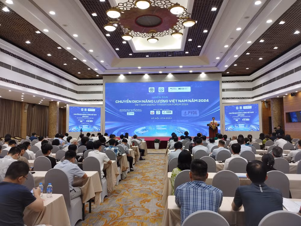 Quang cảnh Diễn đàn Chuyển dịch năng lượng Việt Nam năm 2024. (Ảnh: TRUNG HƯNG)