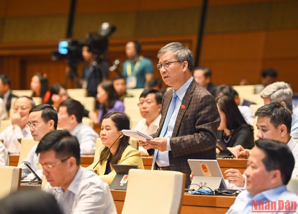 Đại biểu Nguyễn Anh Trí - Đoàn đại biểu Quốc hội thành phố Hà Nội. (Ảnh: DUY LINH)
