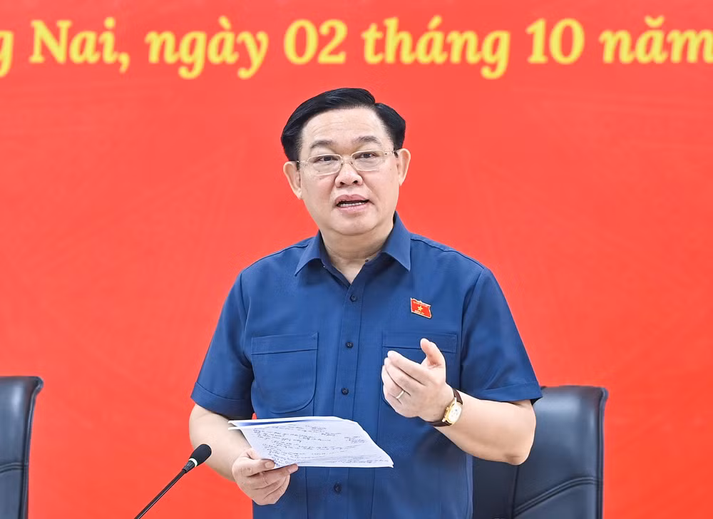 Chủ tịch Quốc hội Vương Đình Huệ phát biểu kết luận tại buổi làm việc với Ban Quản lý dự án xây dựng Cảng hàng không quốc tế Long Thành. (Ảnh: DUY LINH)