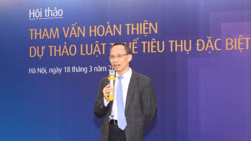 Tiến sĩ Cấn Văn Lực phát biểu. (Ảnh: TRUNG HƯNG)