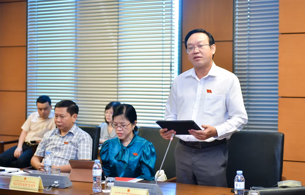 Đại biểu Nguyễn Văn Dương (Tiền Giang) phát biểu. (Ảnh: quochoi.vn)