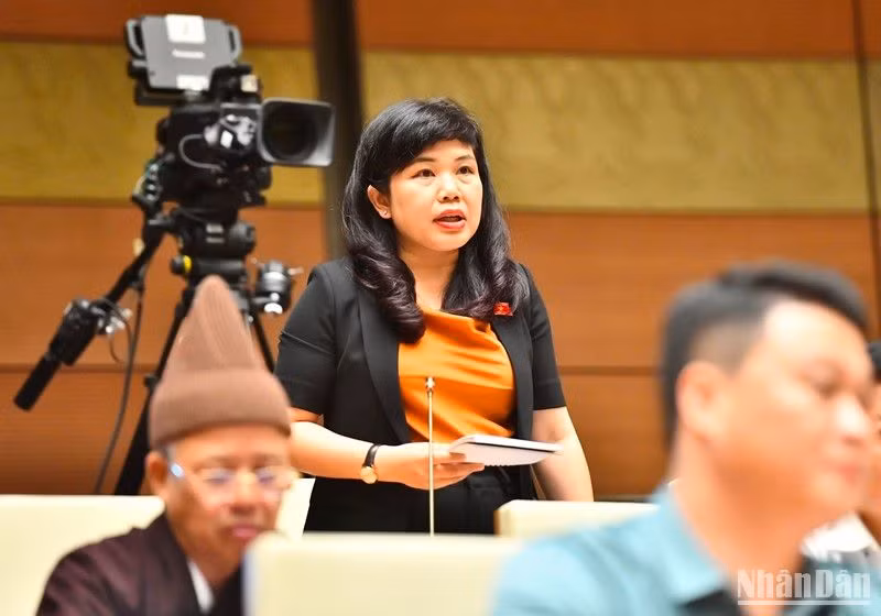 Đại biểu Nguyễn Thị Thu Hà - Đoàn đại biểu Quốc hội tỉnh Quảng Ninh. (Ảnh: ĐĂNG KHOA)