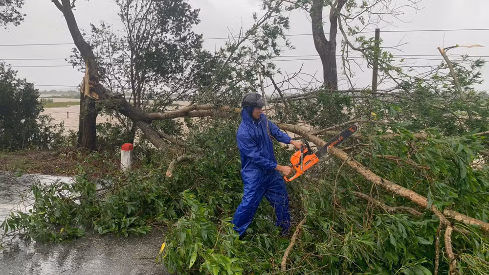 [Live] Bão số 3 di chuyển về phía Tây Bắc Bộ và suy yếu thành áp thấp nhiệt đới ảnh 70