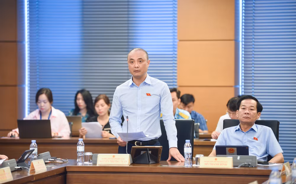 Đại biểu Nguyễn Phương Tuấn (Kiên Giang) phát biểu. (Ảnh: THỦY NGUYÊN)