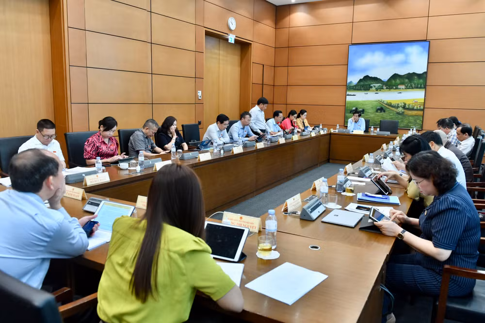 Quang cảnh phiên thảo luận tại Tổ 8 của Quốc hội. (Ảnh: ĐĂNG KHOA)