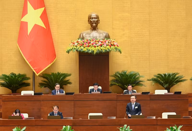 Bộ trưởng Xây dựng Nguyễn Thanh Nghị tiếp thu, giải trình, làm rõ một số vấn đề đại biểu Quốc hội nêu. (Ảnh: DUY LINH)