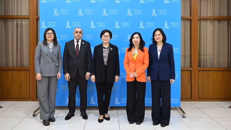 Thứ trưởng Lê Thị Thu Hằng gặp bà A. Kuspan, Chủ nhiệm Ủy ban Đối ngoại, Quốc phòng và An ninh, đồng thời là Chủ tịch Nhóm Nghị sĩ hữu nghị Kazakhstan-Việt Nam tại Hạ viện Kazakhstan.