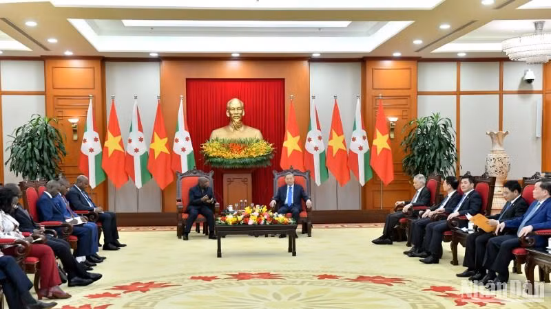 Quang cảnh buổi tiếp Tổng thống Cộng hòa Burundi Évariste Ndayishimiye tại Trụ sở Trung ương Đảng. (Ảnh: ĐĂNG KHOA)