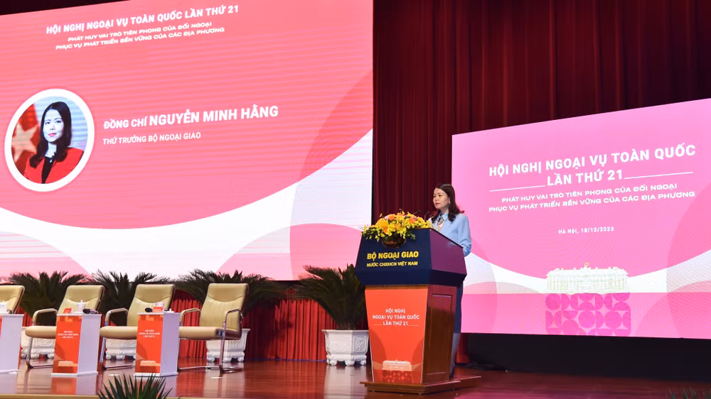 Thứ trưởng Ngoại giao Nguyễn Minh Hằng phát biểu. (Ảnh: TRUNG HƯNG)