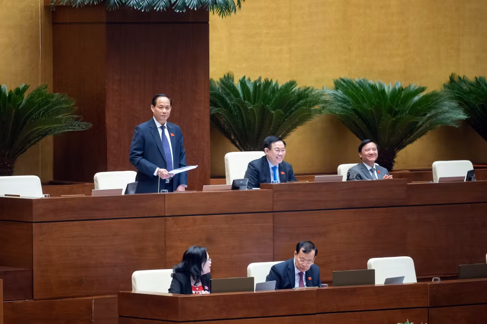 Phó Chủ tịch Quốc hội Trần Quang Phương phát biểu kết luận nội dung phiên thảo luận chiều 24/11. (Ảnh: THỦY NGUYÊN)