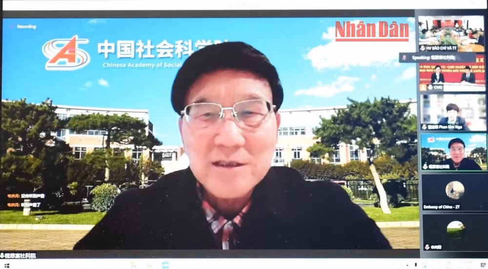 Các chuyên gia, học giả Việt Nam và Trung Quốc cùng thảo luận những kết quả đạt được và bài học rút ra trong quá trình xây dựng chủ nghĩa xã hội ở mỗi nước. (Ảnh: THI UYÊN)