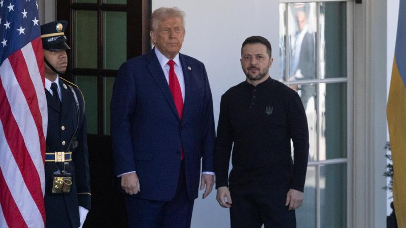 Tổng thống Hoa Kỳ Donald Trump đón Tổng thống Ukraine Volodymyr Zelensky tại Nhà trắng ở Washington, D.C., Hoa Kỳ, ngày 28/2/2025. (Ảnh: Xinhua) 