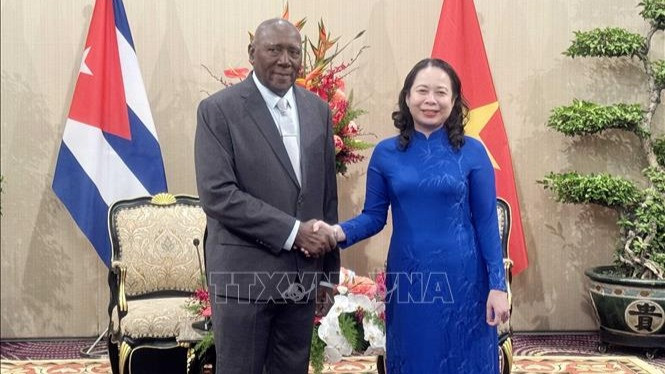Phó Chủ tịch nước Võ Thị Ánh Xuân tiếp Ủy viên Bộ Chính trị, Phó Chủ tịch nước Cuba Salvador Valdes Mesa. (Ảnh: TTXVN) 
