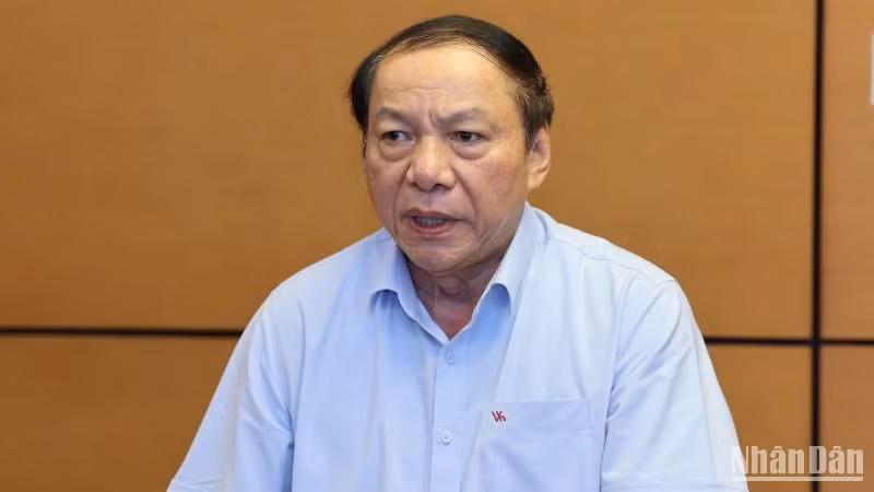 Bộ trưởng Văn hóa, Thể thao và Du lịch Nguyễn Văn Hùng phát biểu. 