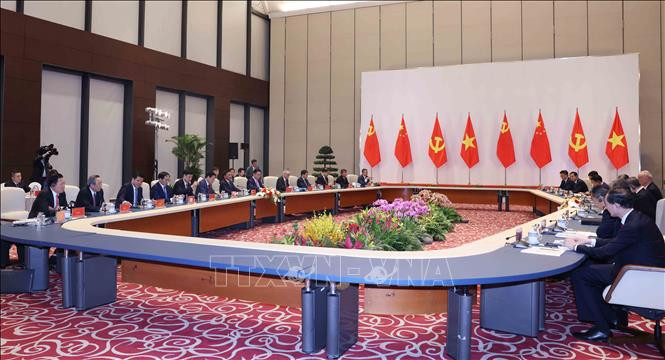 Đồng chí Trần Cẩm Tú, Ủy viên Bộ Chính trị, Thường trực Ban Bí thư hội đàm với đồng chí Thái Kỳ, Ủy viên Thường vụ Bộ Chính trị, Bí thư Ban Bí thư, Chánh Văn phòng Trung ương Đảng Cộng sản Trung Quốc. (Ảnh: TTXVN) Đồng chí Trần Cẩm Tú, Ủy viên Bộ Chính trị, Thường trực Ban Bí thư hội đàm với đồng chí Thái Kỳ, Ủy viên Thường vụ Bộ Chính trị, Bí thư Ban Bí thư, Chánh Văn phòng Trung ương Đảng Cộng sản Trung Quốc. (Ảnh: TTXVN)
