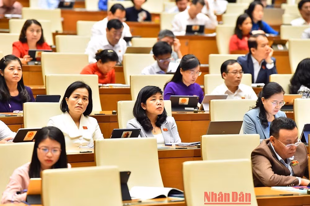 Các đại biểu tham dự phiên chất vấn của Quốc hội sáng 5/11. (Ảnh: THỦY NGUYÊN)