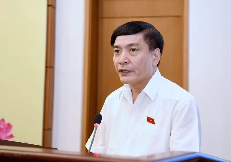 Đồng chí Bùi Văn Cường, Ủy viên Trung ương Đảng, Tổng Thư ký Quốc hội, Chủ nhiệm Văn phòng Quốc hội, Phó Trưởng ban Thường trực Ban chỉ đạo Giải Diên Hồng, Trưởng Ban tổ chức Giải Diên Hồng phát biểu chỉ đạo hội nghị.