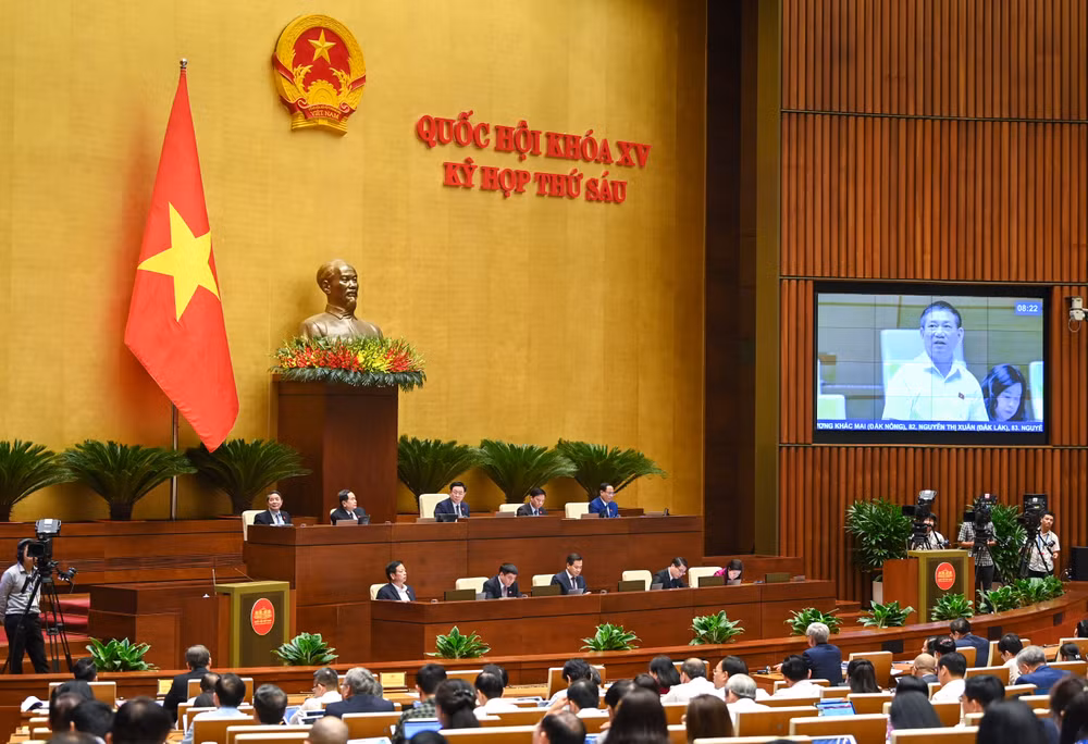 Quang cảnh phiên chất vấn và trả lời chất vấn của Quốc hội, sáng 6/11. (Ảnh: DUY LINH)