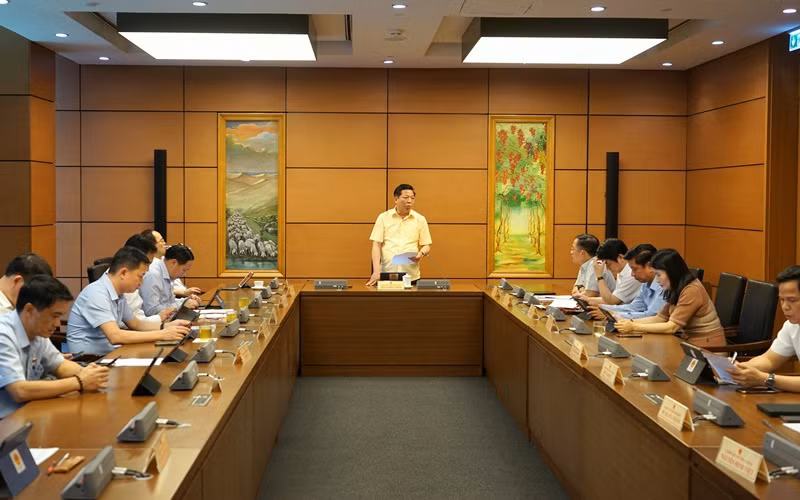 Quang cảnh phiên thảo luận tại Tổ 16 ngày 5/6. (Ảnh: TRUNG HƯNG)