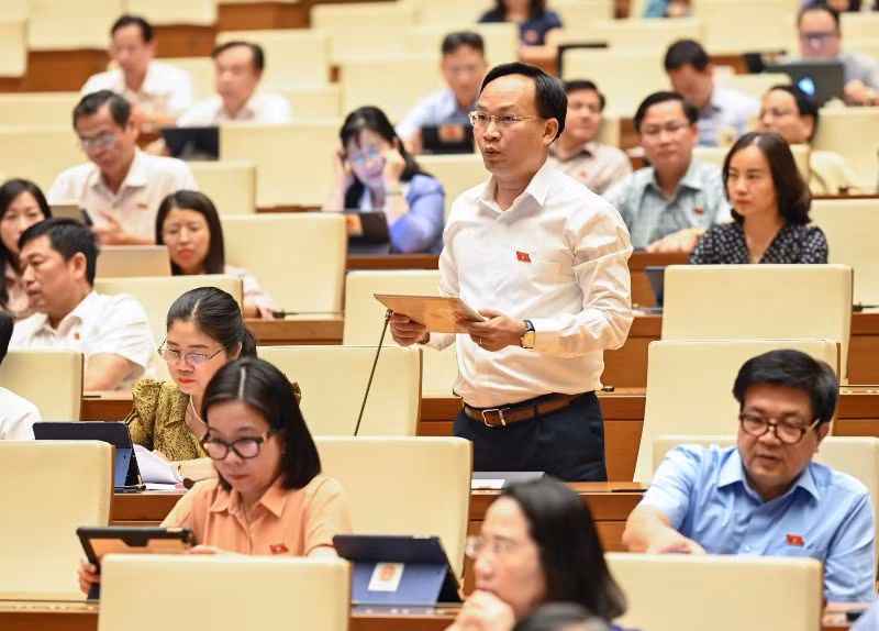 Đại biểu Phạm Văn Thịnh (Bắc Giang) phát biểu thảo luận. (Ảnh: DUY LINH)