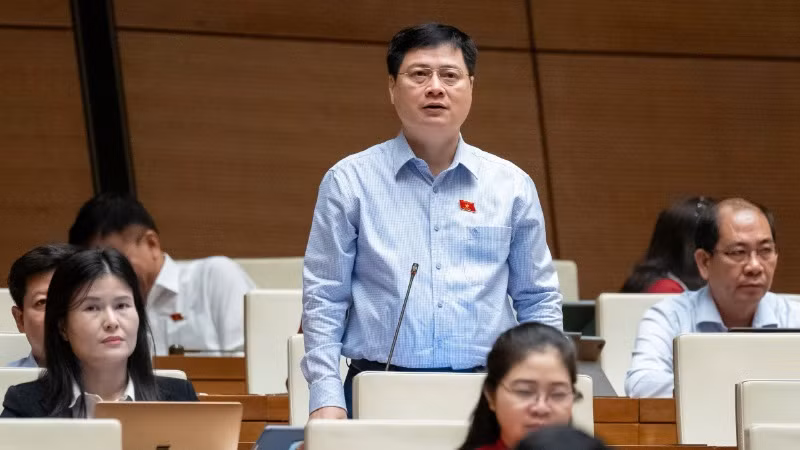 Đại biểu Cầm Hà Chung, Đoàn đại biểu Quốc hội tỉnh Phú Thọ.